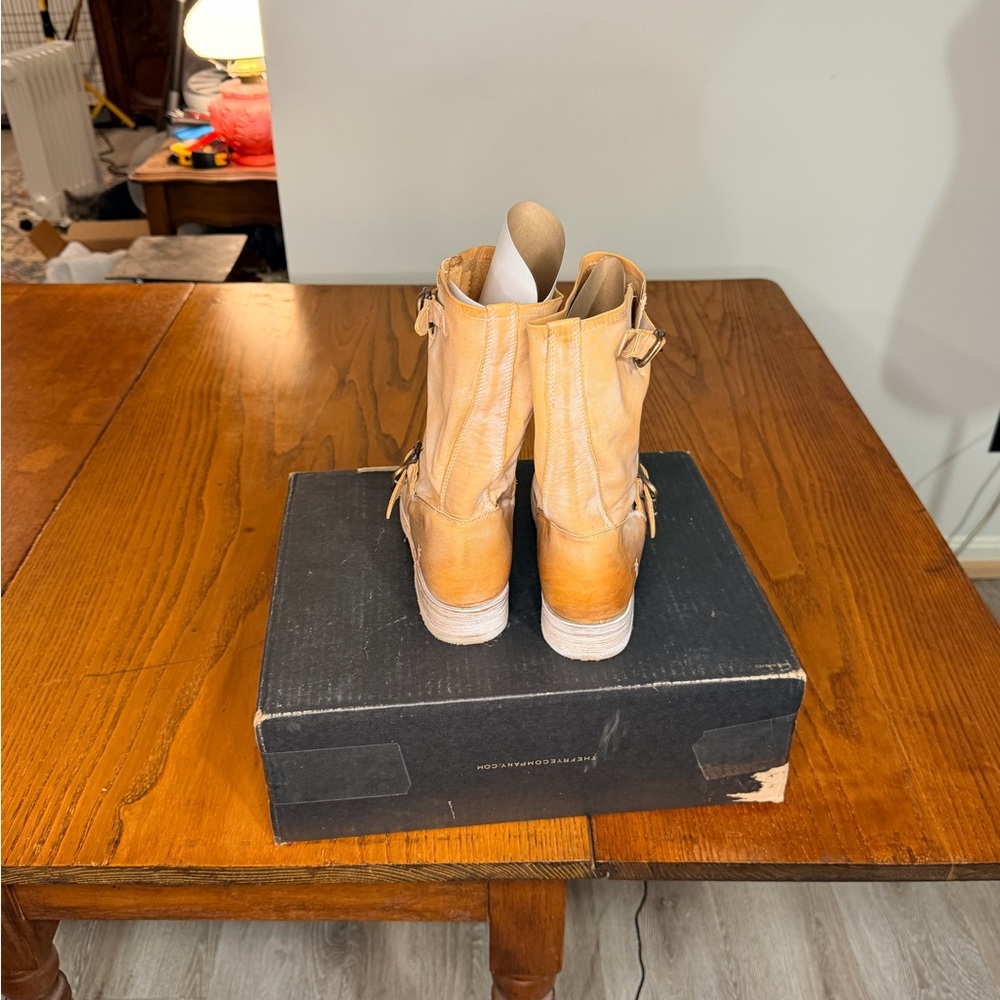 BRAND NEW! Frye Veronica Short Boot - Picture 6 of 10
